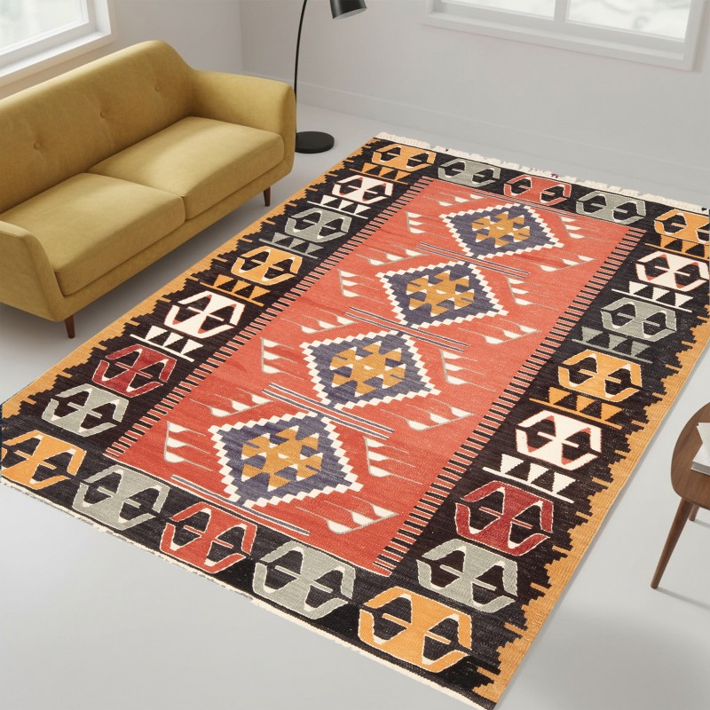 kilim old yarn  (116 M  X  170 M ) 