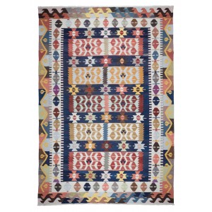 kilim old yarn (2,59  m  x  3,75  m)