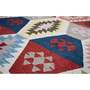 kilim old yarn (1,22 M   X   1,91 M)  price 