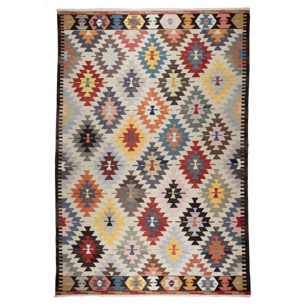 kilim old yarn (2,60 m x  3,85 m) 