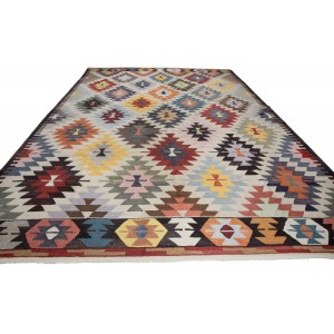 kilim old yarn (2,60 m x  3,85 m) 