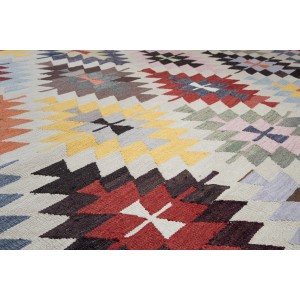 kilim old yarn (2,60 m x  3,85 m) 