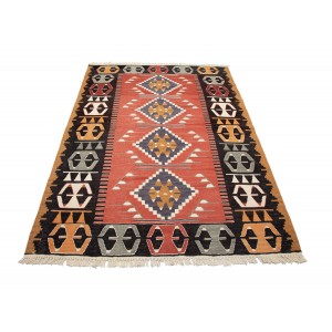 kilim old yarn  (116 M  X  170 M ) 