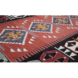 kilim old yarn  (116 M  X  170 M ) 