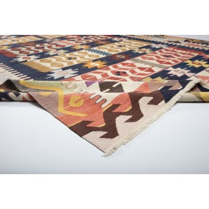 kilim old yarn (2,59  m  x  3,75  m)